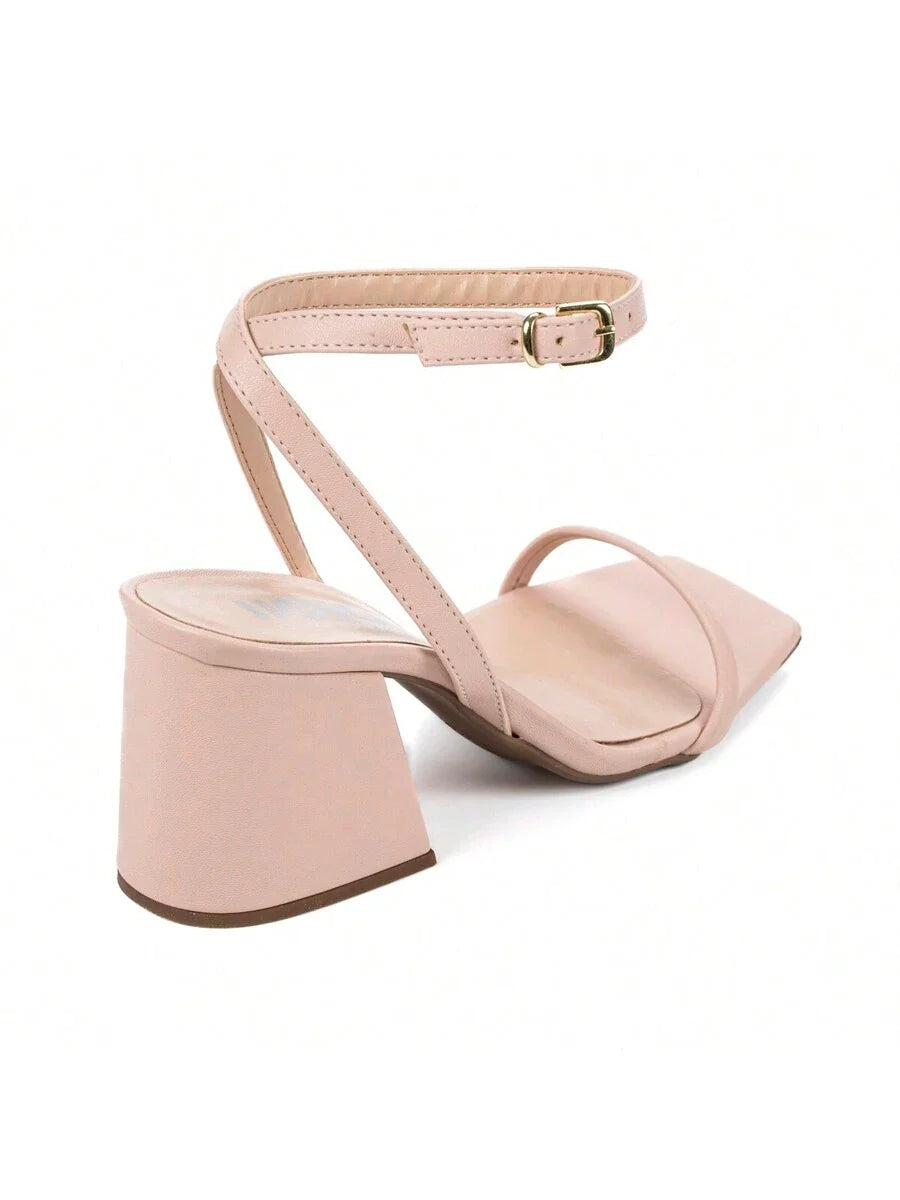 Woman's Kitten heel