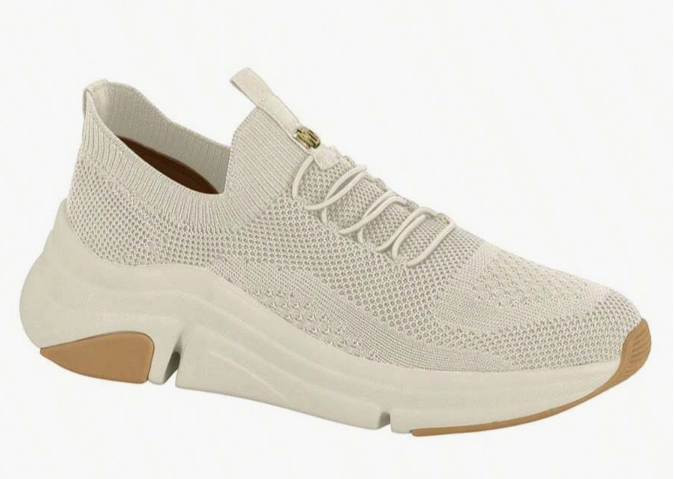C White sneakers