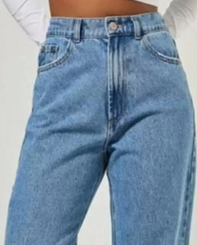 Staggered Blue Jeans