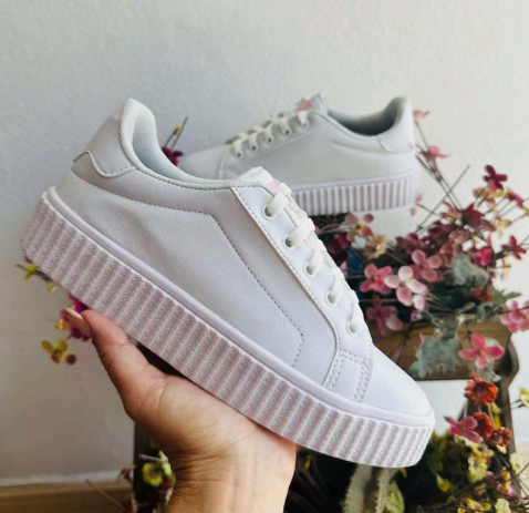 Sneakers G K