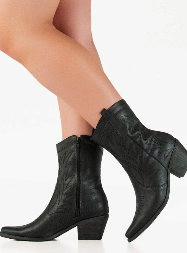 Woman's Leather Boots