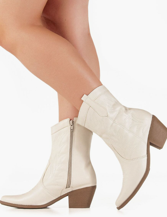 Woman's Leather Boots